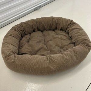 Bowser medium dog bed